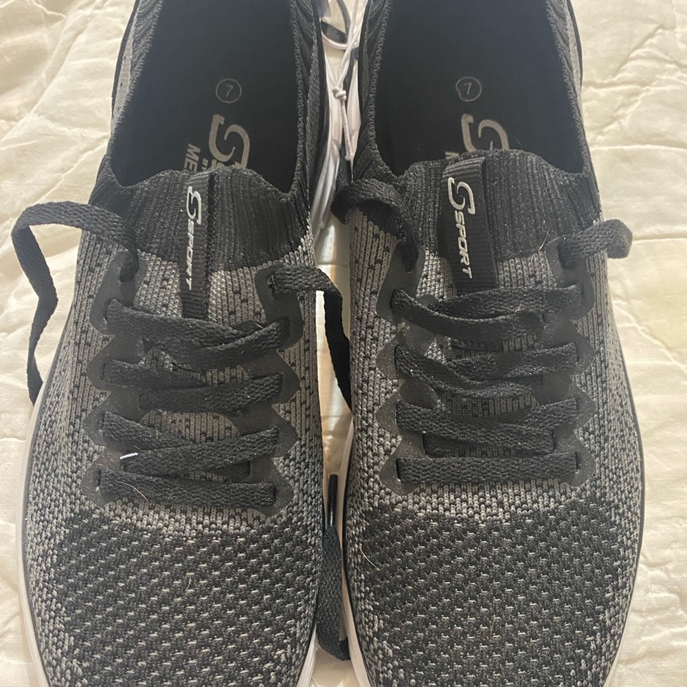 Skechers Sport men’s size 7